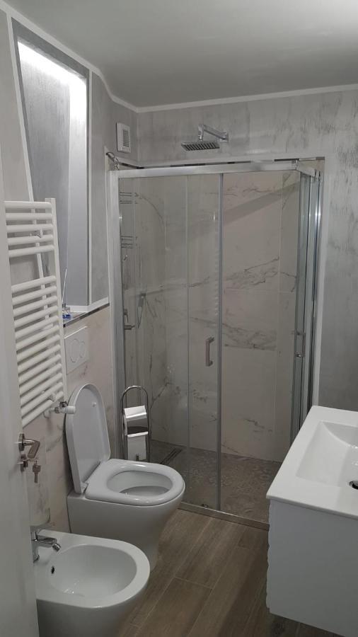 Water Lily Apartment - Self Check-In Oradea Eksteriør billede