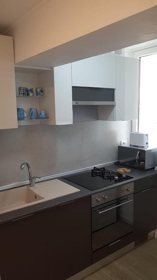 Water Lily Apartment - Self Check-In Oradea Eksteriør billede