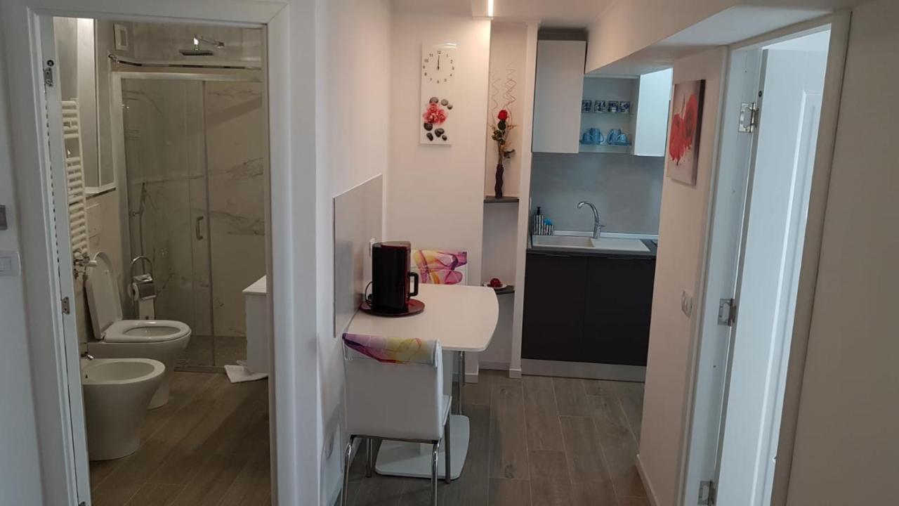 Water Lily Apartment - Self Check-In Oradea Eksteriør billede